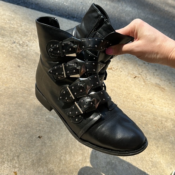Bamboo Combat Boots - Picture 3 of 4